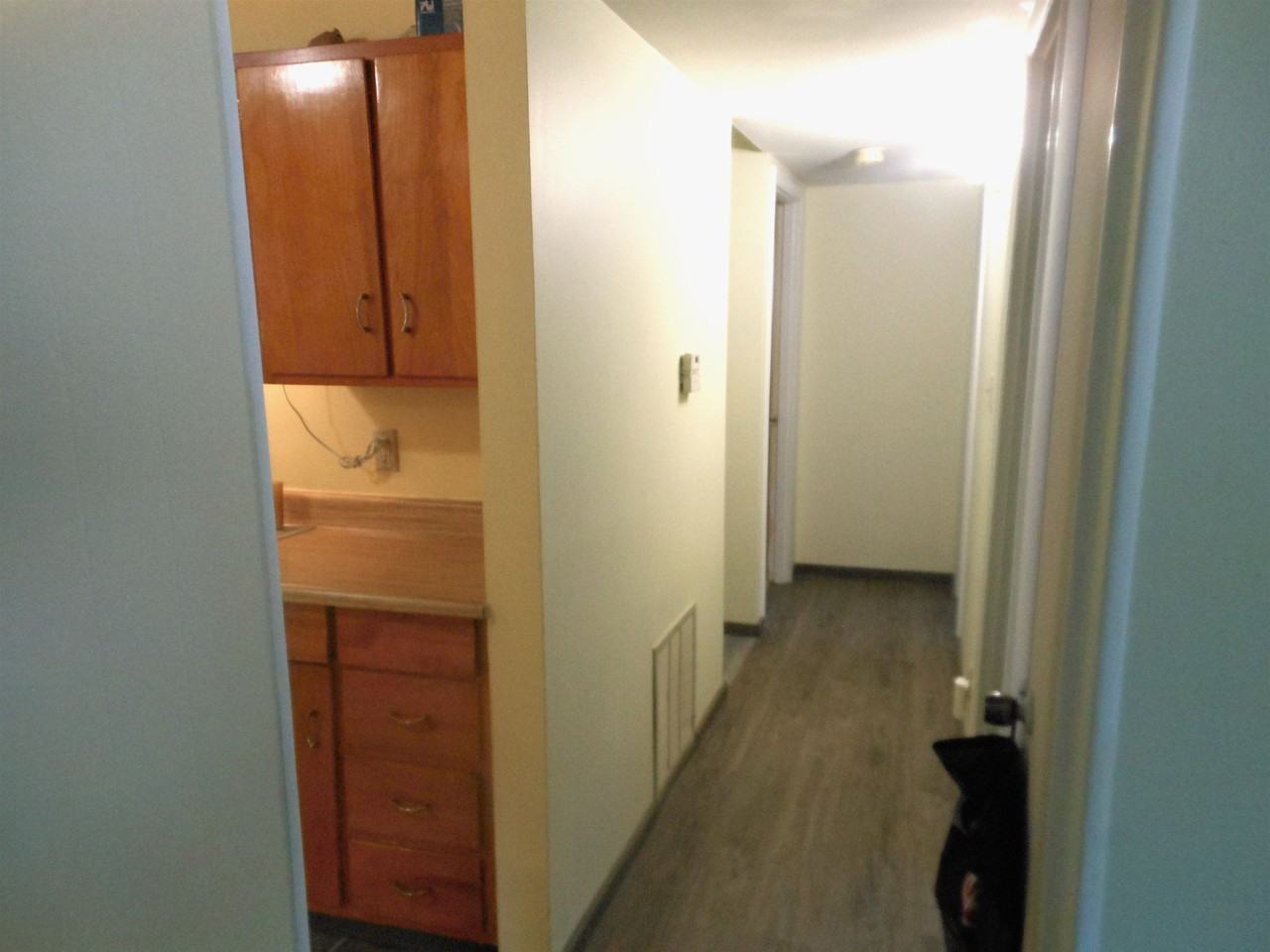 2111 Maplehurst Ave - Photo 5 of 13