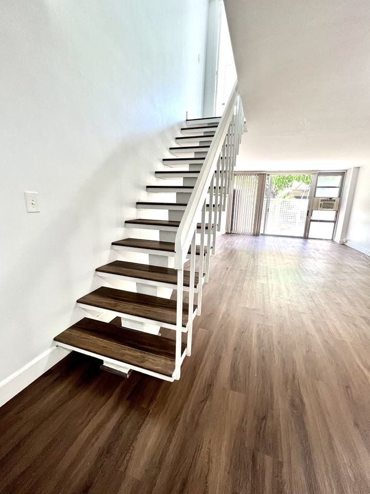 555 University Ave #1
