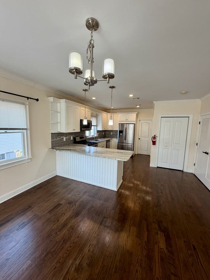 59 River St - Photo 4 of 17
