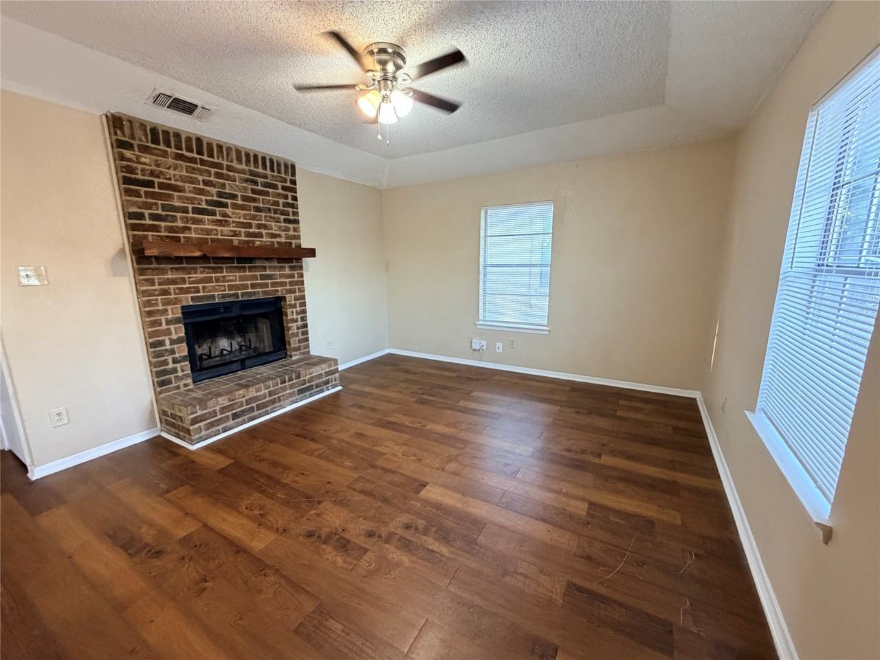 5804 Tinsley Dr - Photo 3 of 16