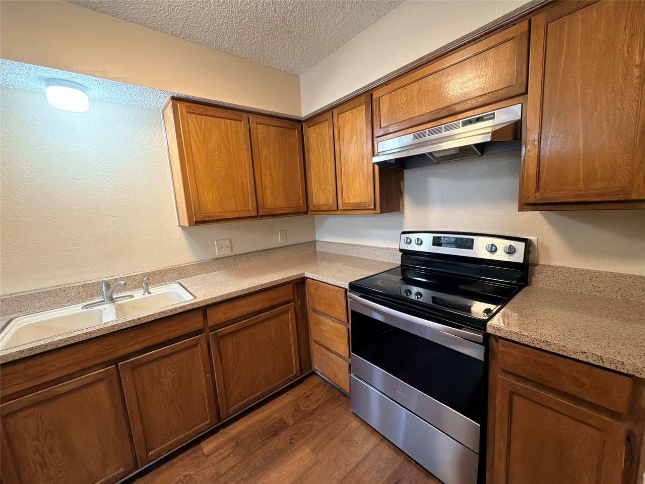 5804 Tinsley Dr - Photo 7 of 16