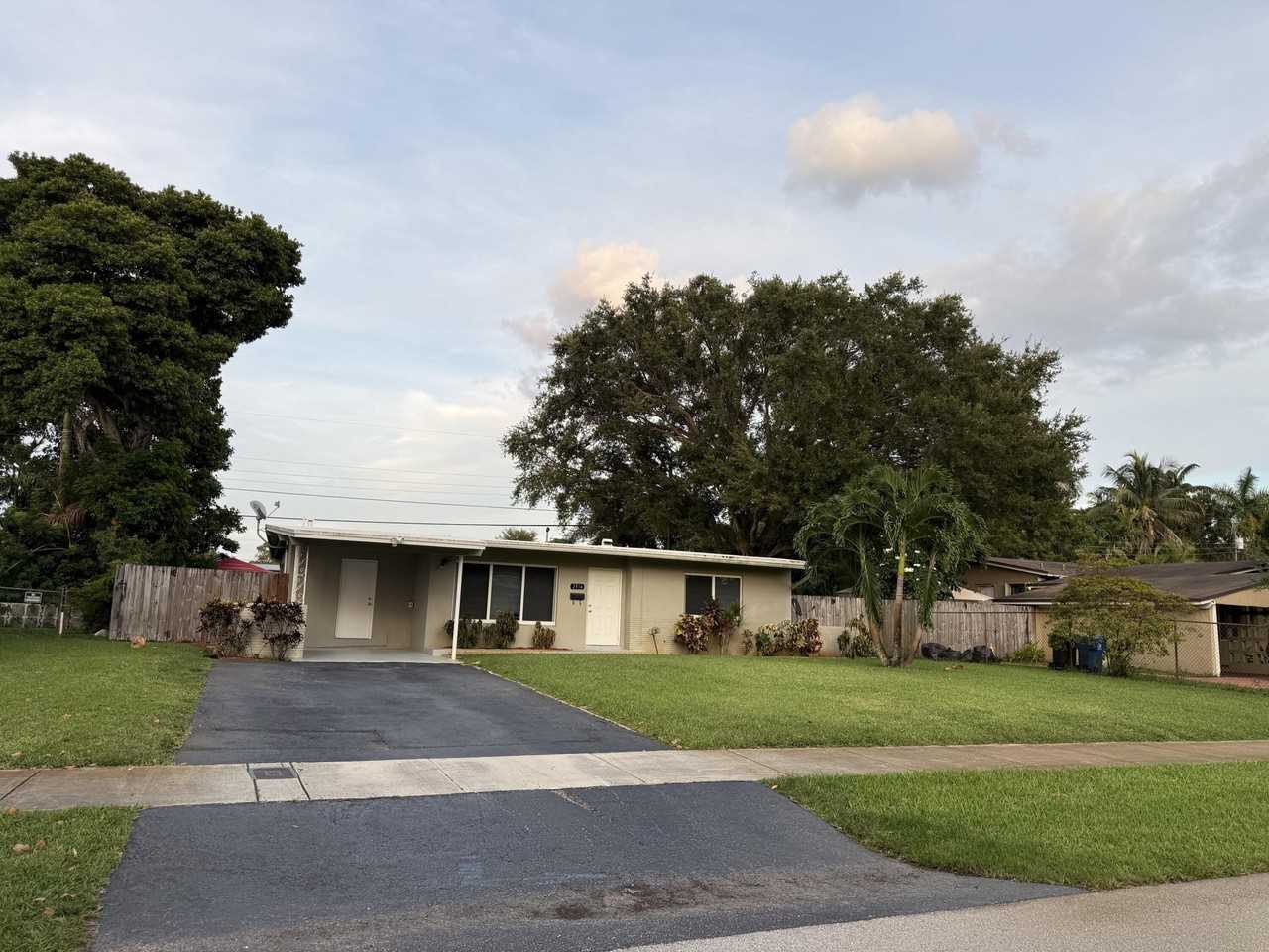 2316 Sw 35th Ave - Photo 4 of 31