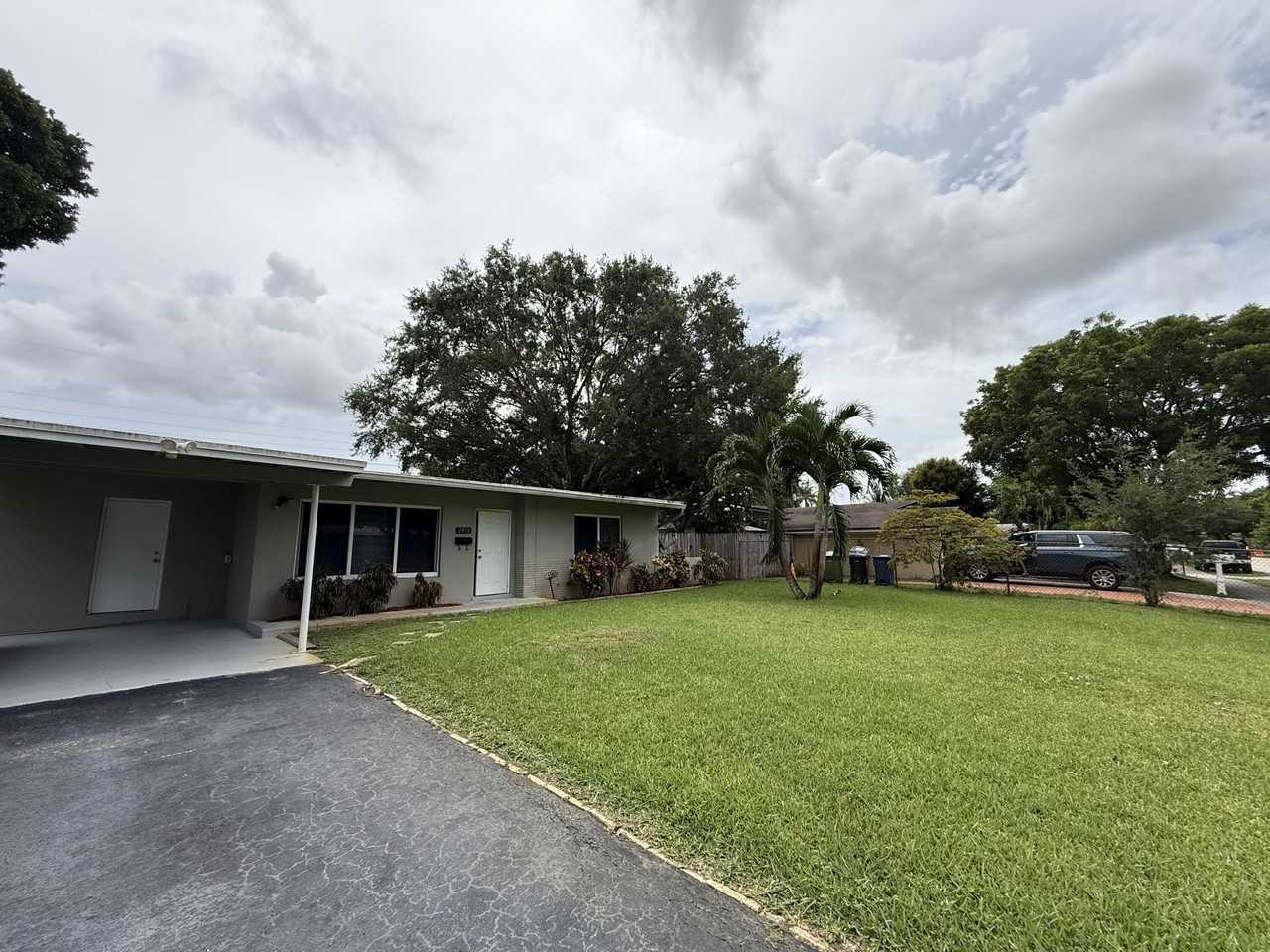 2316 Sw 35th Ave - Photo 6 of 31