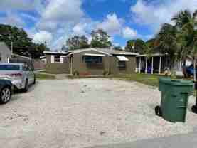 319 Sw 15th St - Photo 1 of 1