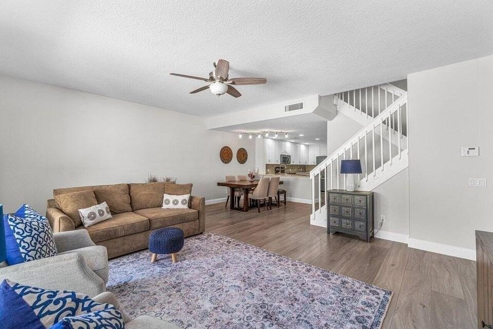 4506 Illicium Dr - Photo 2 of 38