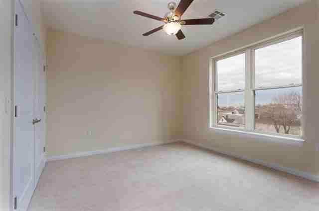 186 Broadway - Photo 4 of 10
