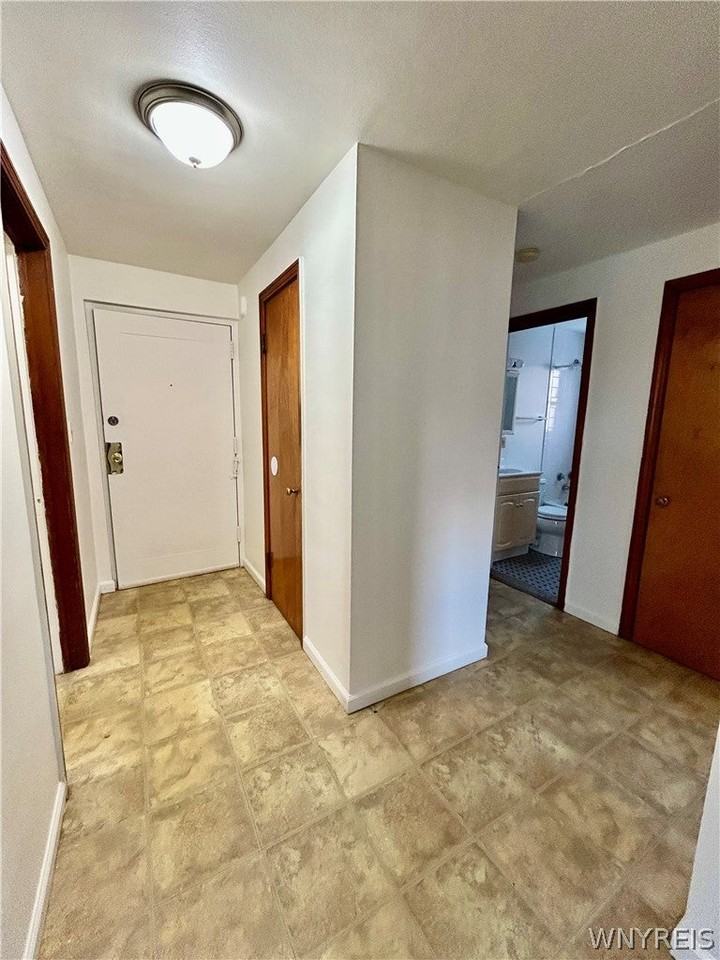 52 Mckinley Pkwy - Photo 2 of 10
