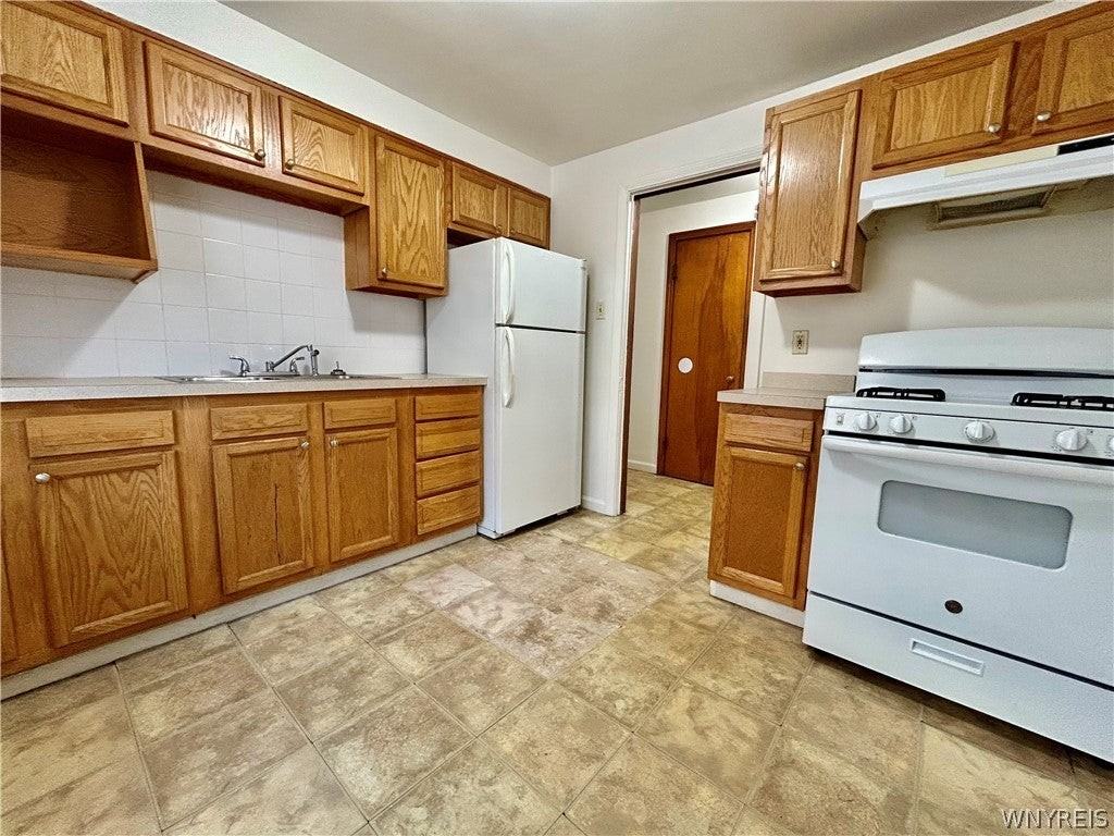 52 Mckinley Pkwy - Photo 5 of 10