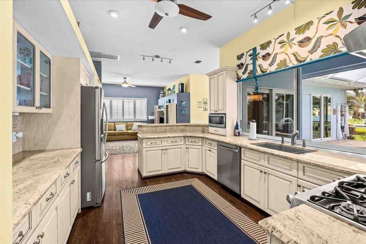 512 Sw South Carolina Dr - Photo 4 of 14