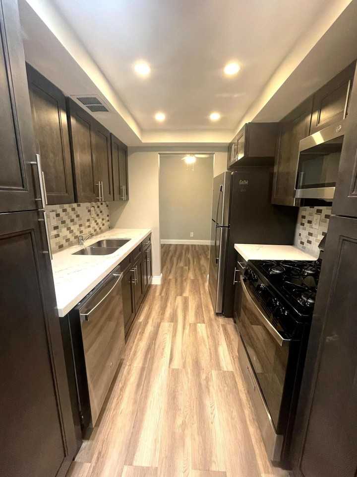 1527 S Flagler Dr #313F - Photo 3 of 13