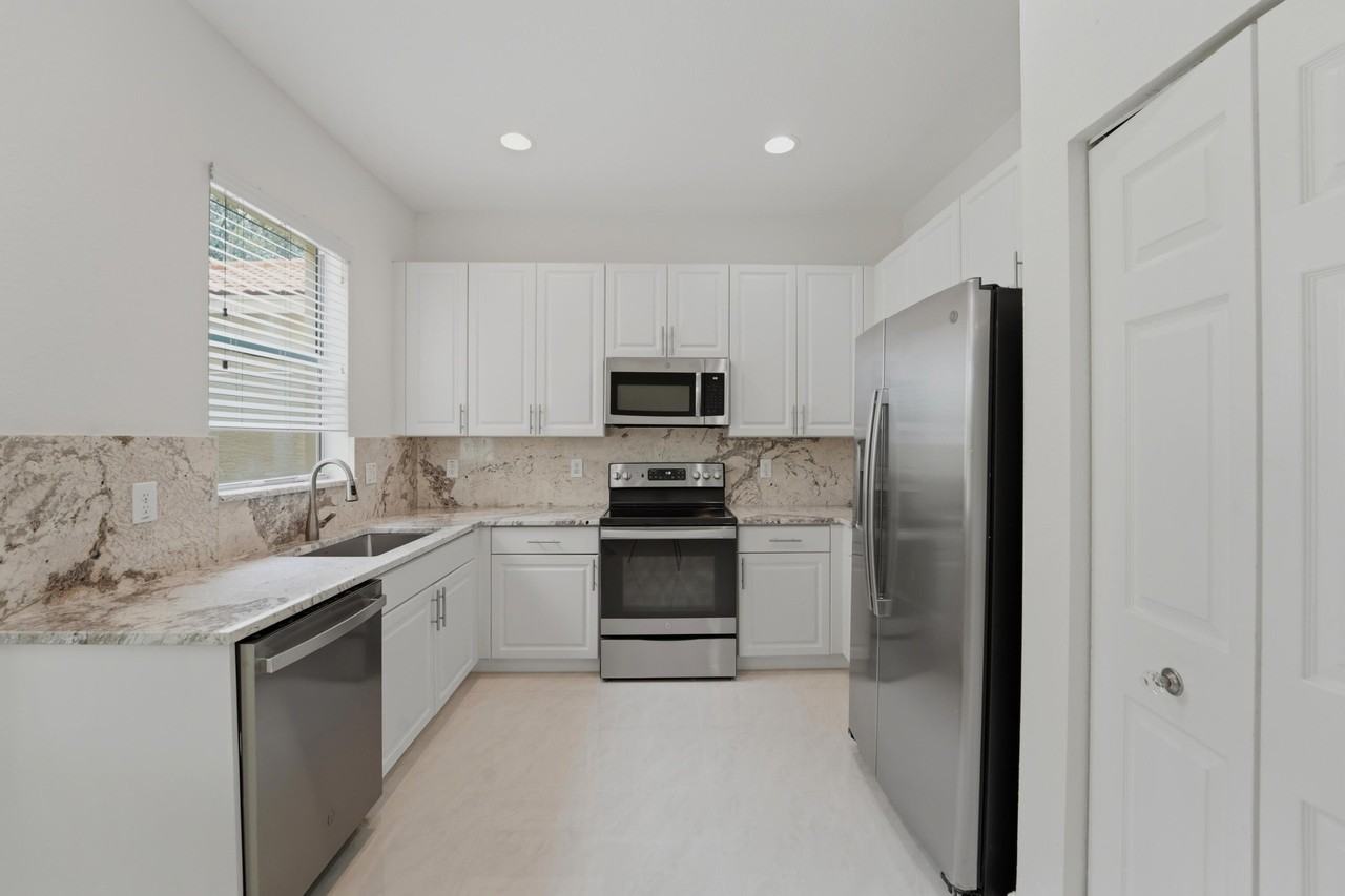10941 Bitternut Hickory Ln - Photo 6 of 50