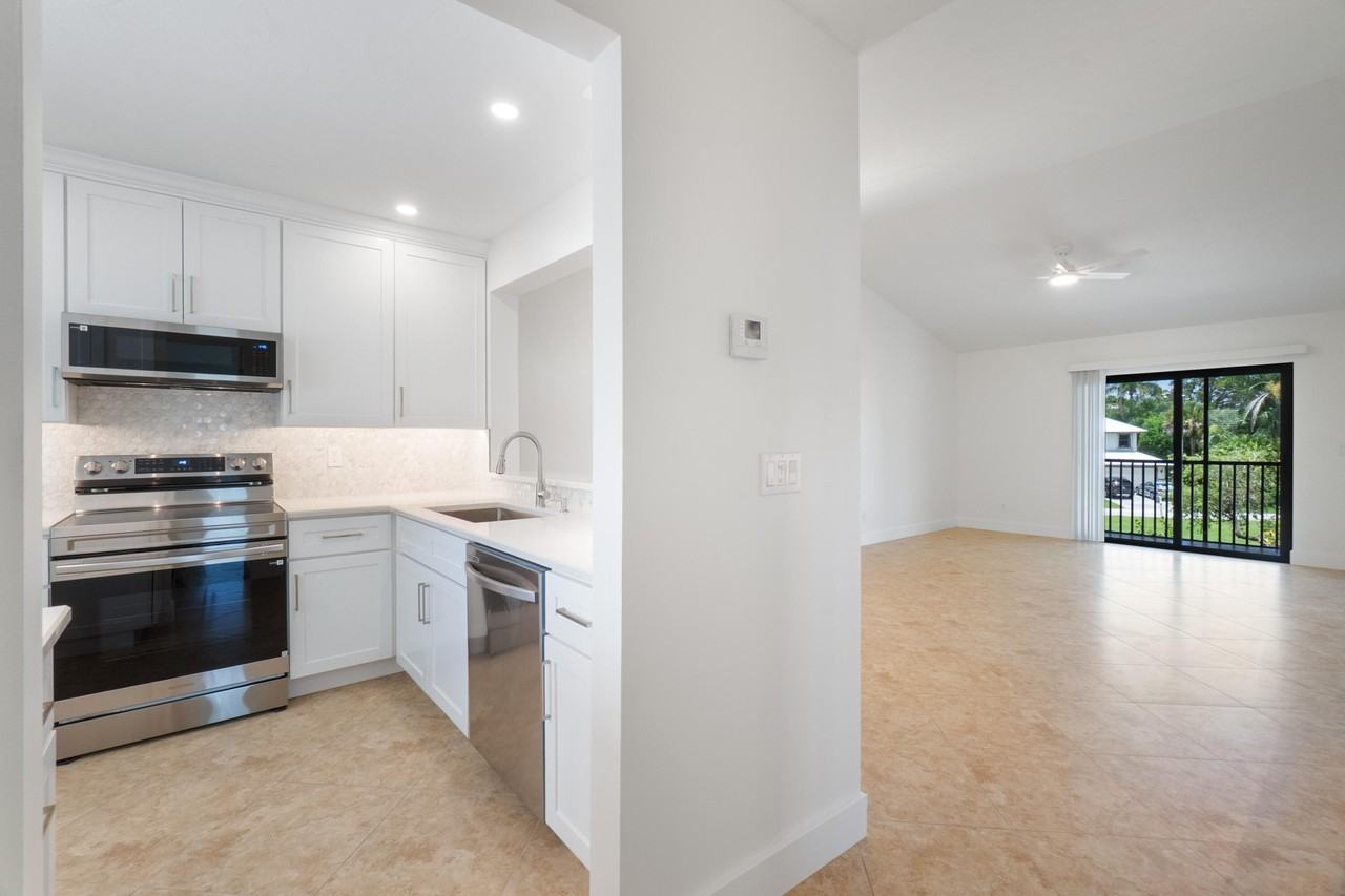 2061 Nw 21st Ter #108 - Photo 5 of 24