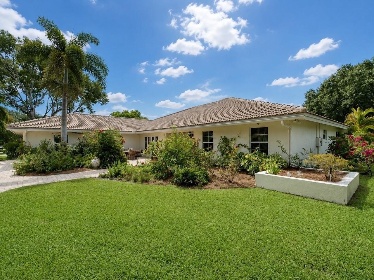 2908 Banyan Boulevard Cir Nw - Photo 4 of 50