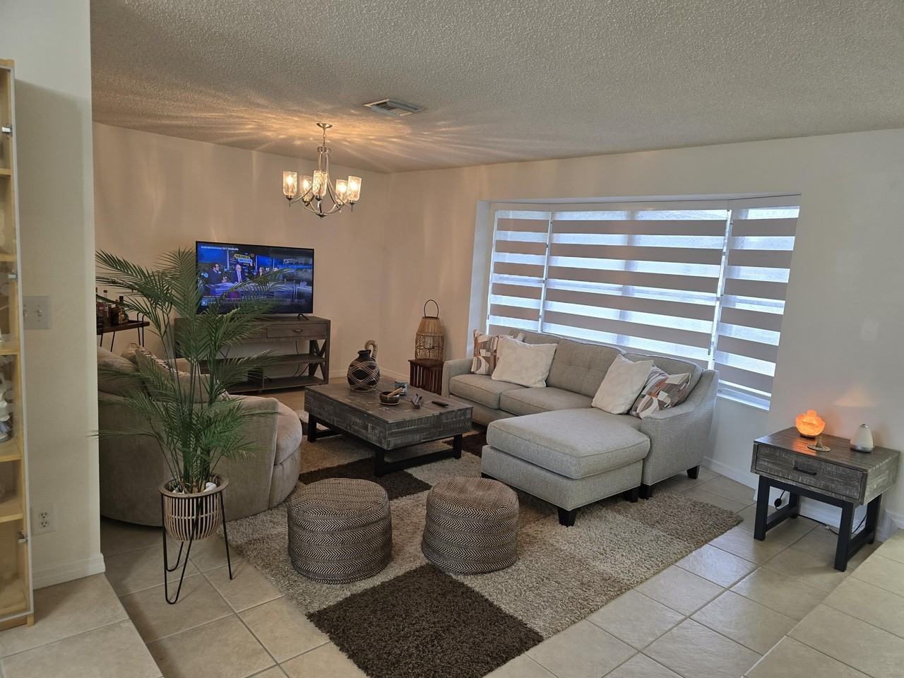 939 Hibiscus Dr - Photo 3 of 34