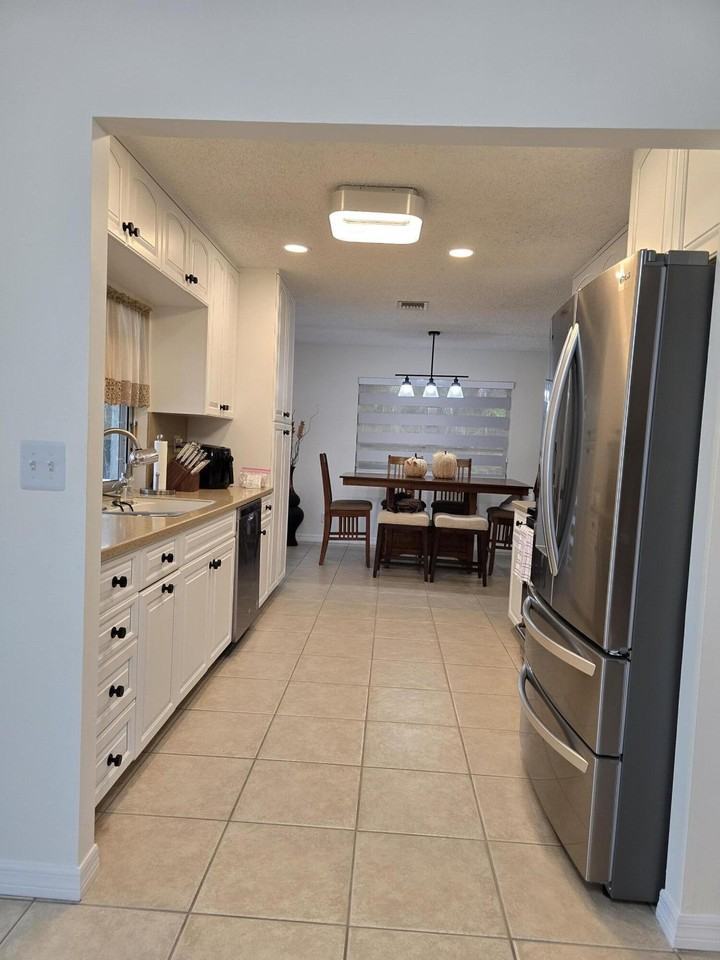 939 Hibiscus Dr - Photo 6 of 34