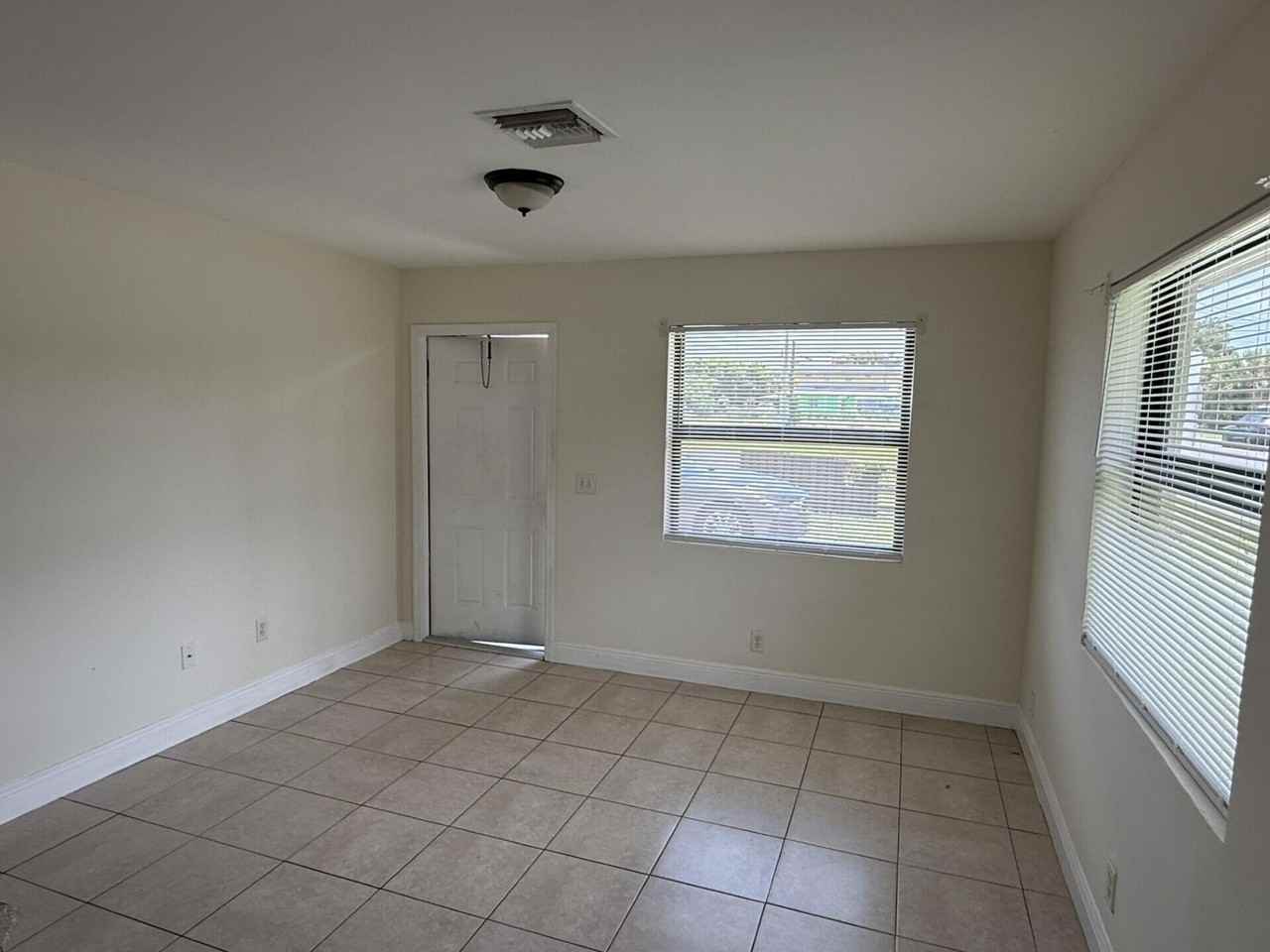 2820 Avenue S #A1 - Photo 3 of 9