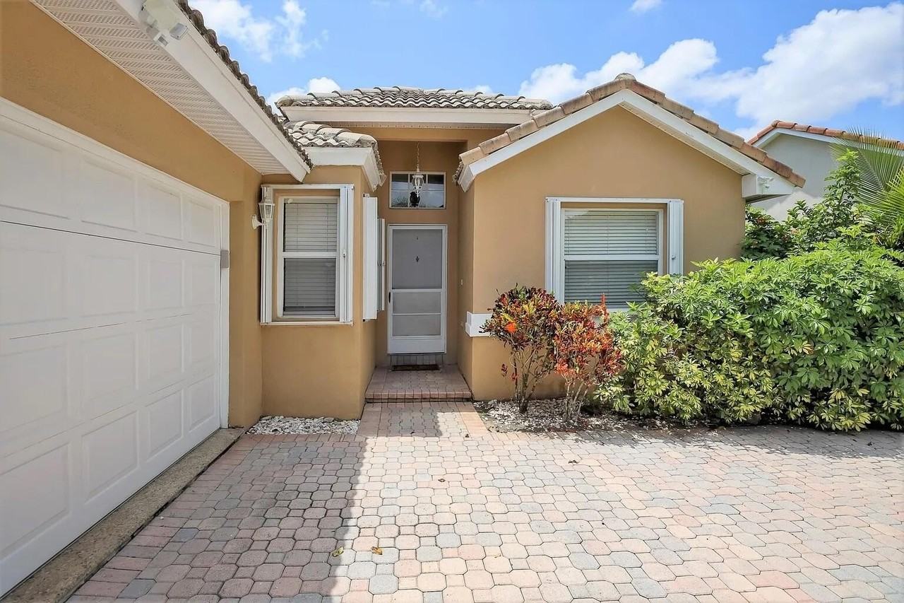 13284 Majestic Pine Ct - Photo 2 of 29