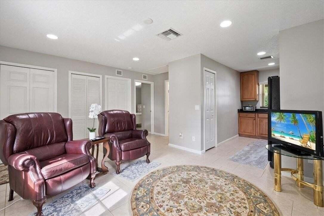 17065 82nd Rd N - Photo 2 of 8
