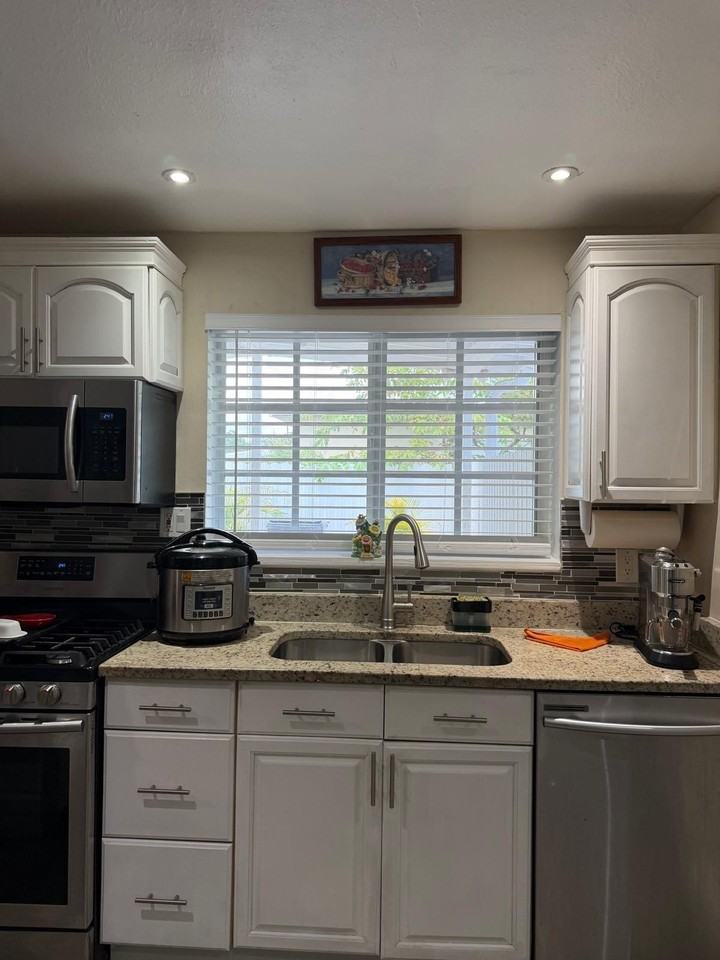 1836 Baythorne Rd - Photo 7 of 50