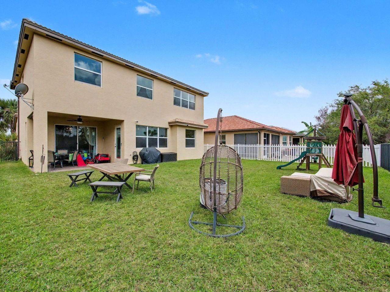 11316 Sw Barton Way - Photo 5 of 50