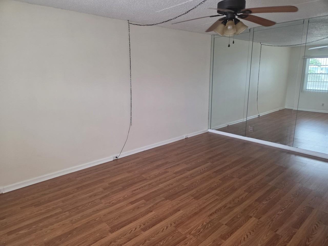 54 Newport Ct #C - Photo 4 of 28