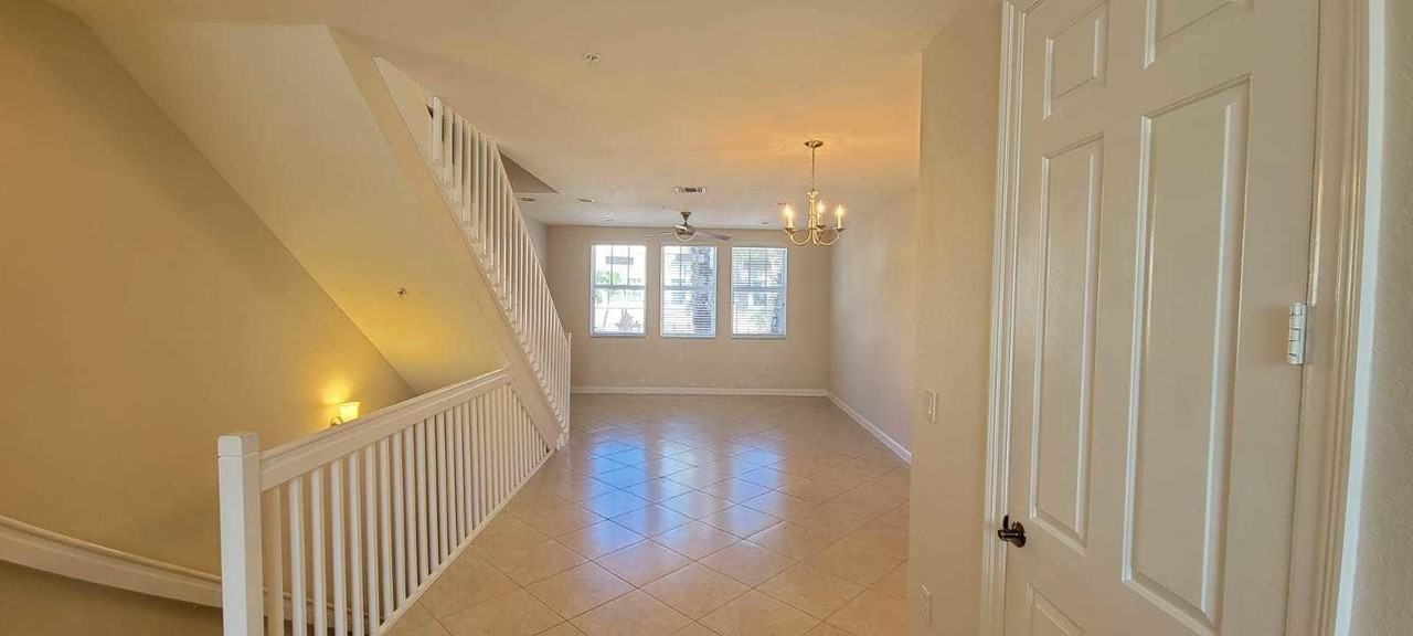 870 Marina Del Ray Ln #3 - Photo 5 of 19