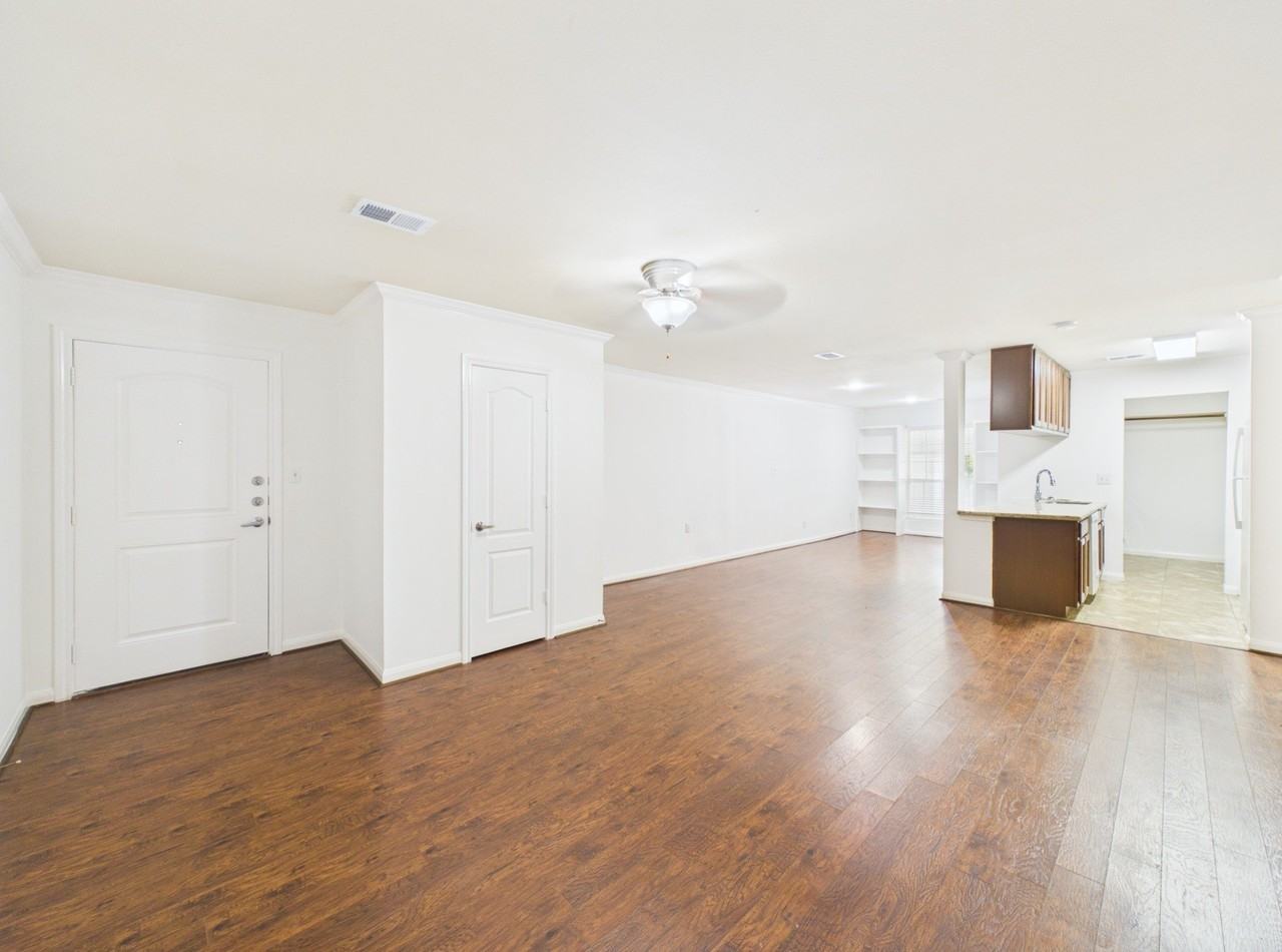5333 Richmond Ave Unit 21 - Photo 2 of 28