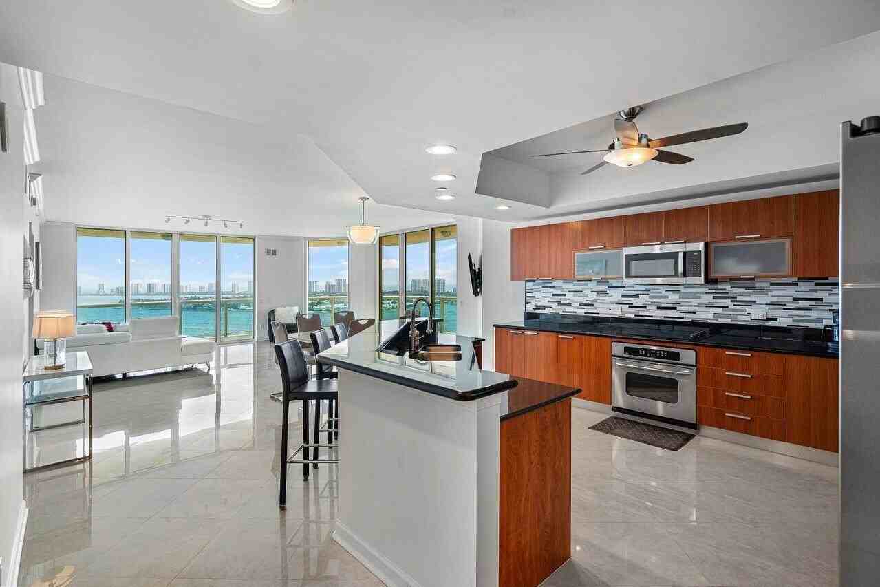 2650 Lake Shore Dr #1906 - Photo 5 of 50