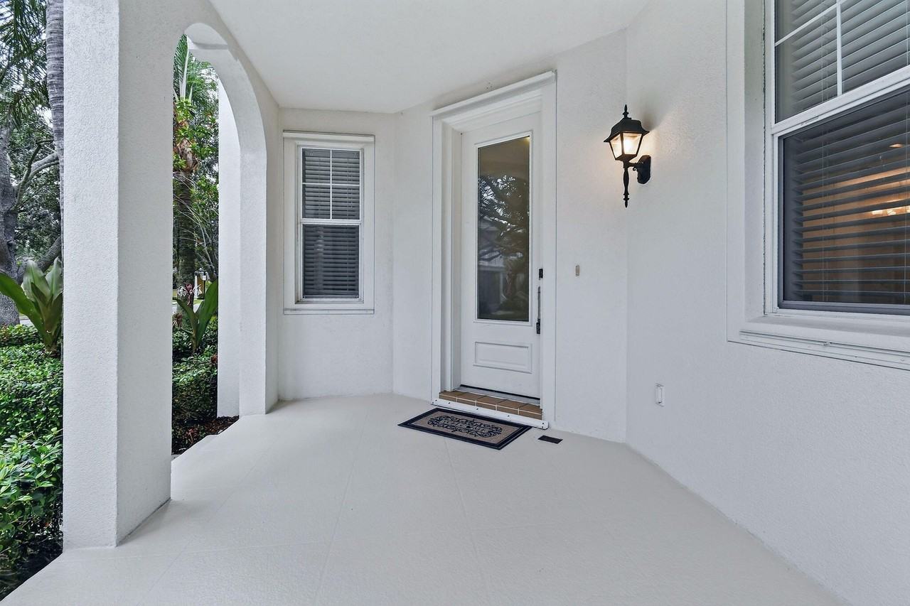 303 Caravelle Dr - Photo 6 of 50