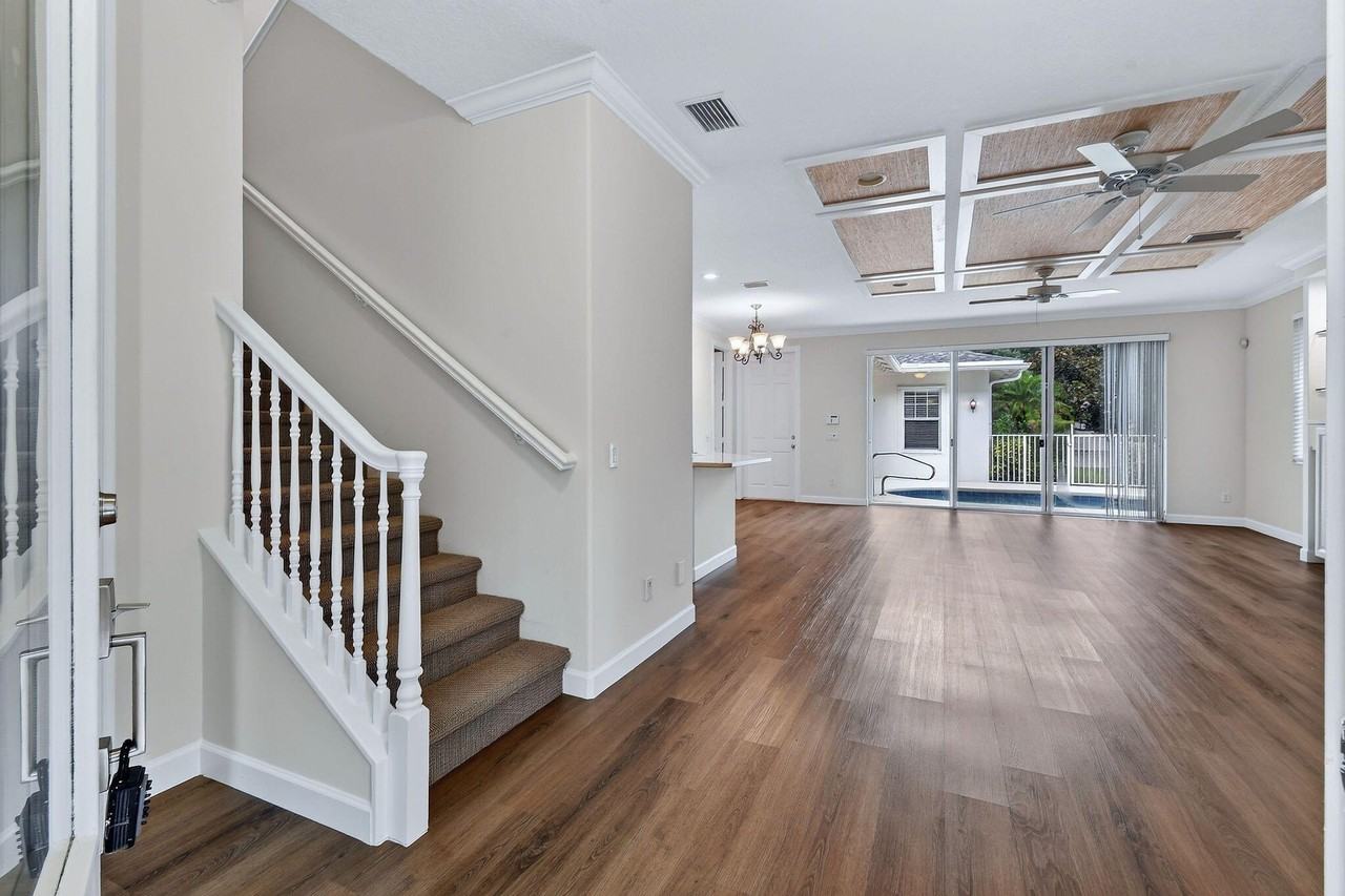 303 Caravelle Dr - Photo 7 of 50