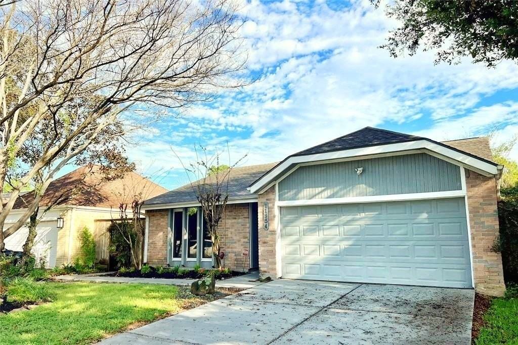 11954 Brook Meadows Ln - Photo 2 of 32