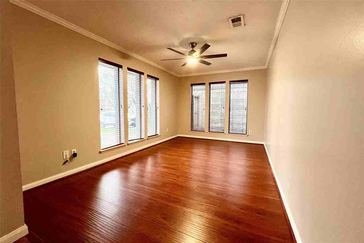 11954 Brook Meadows Ln - Photo 5 of 32