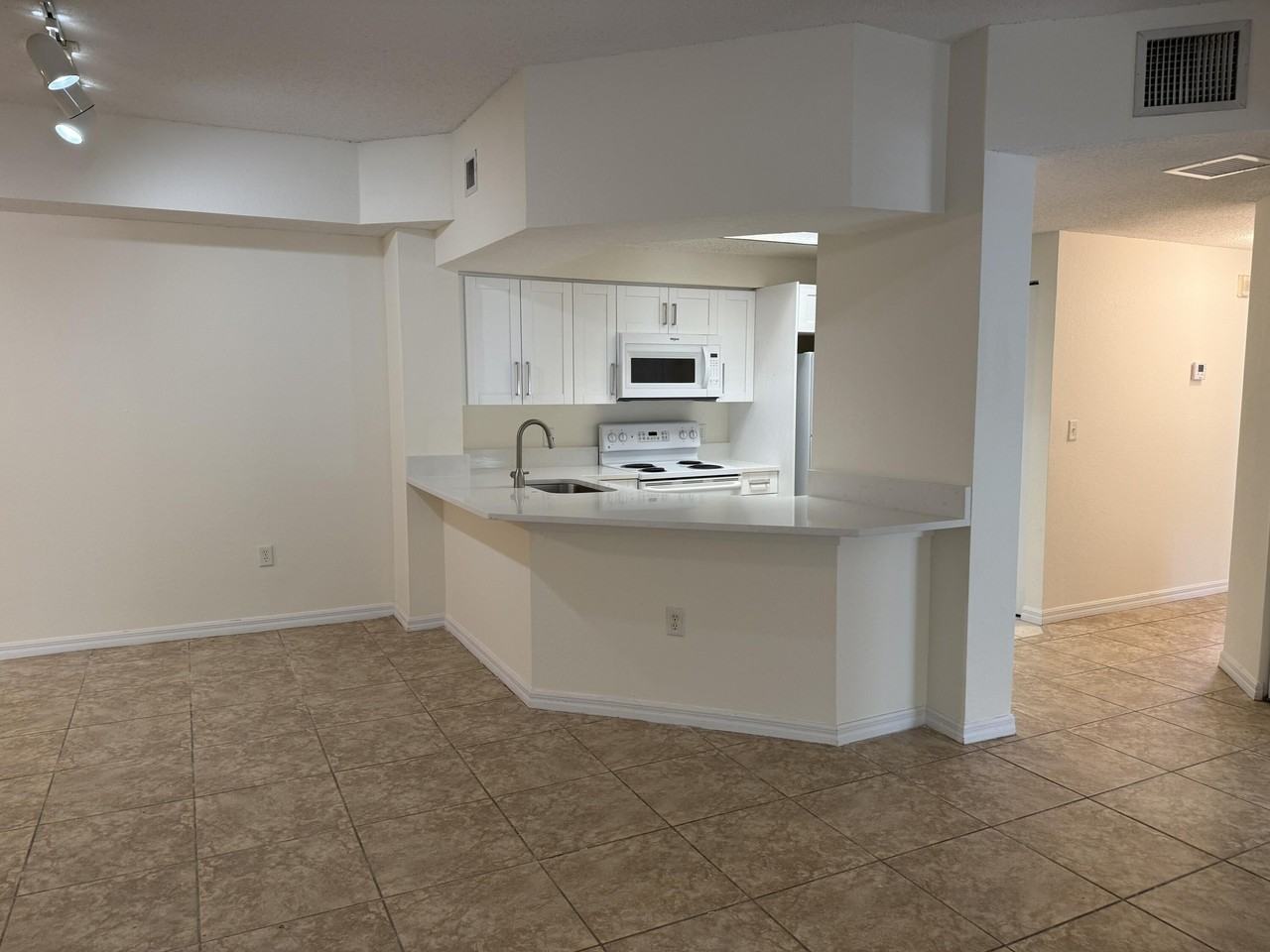 3020 Alcazar Pl #303 - Photo 3 of 49