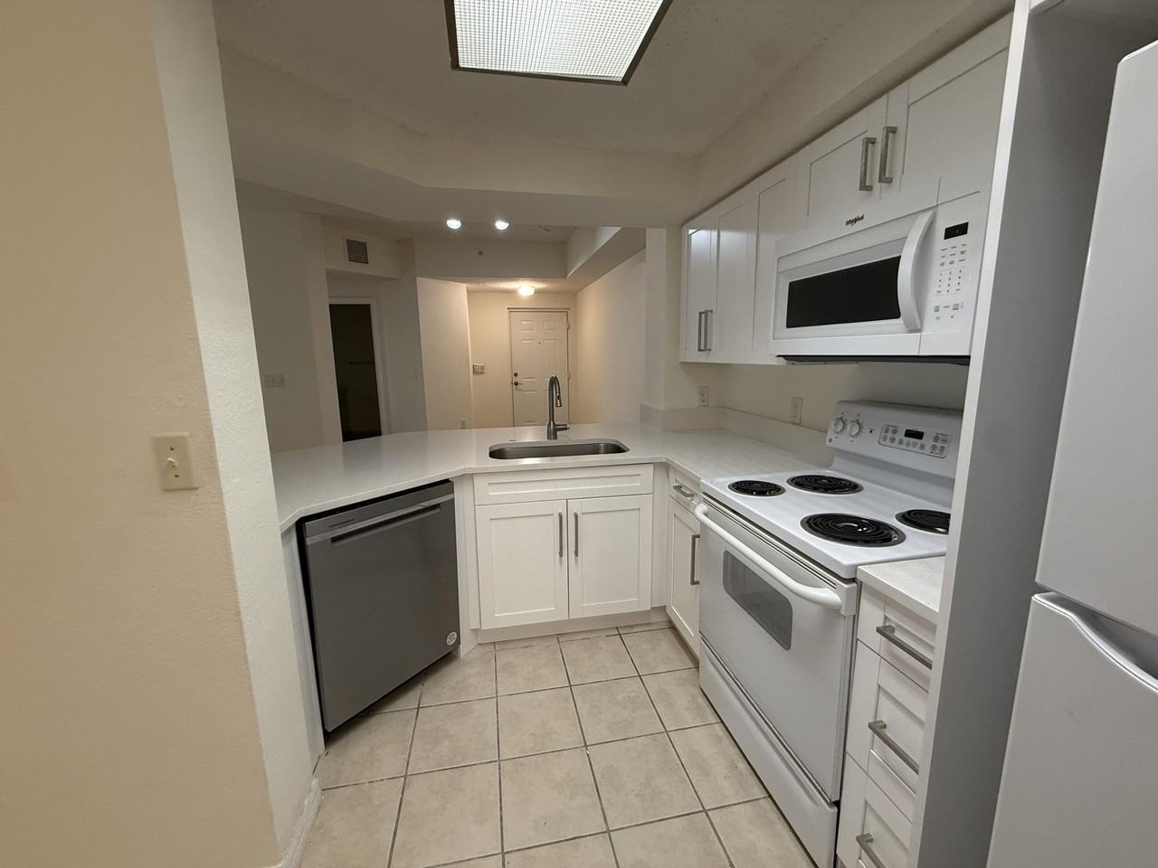 3020 Alcazar Pl #303 - Photo 4 of 49