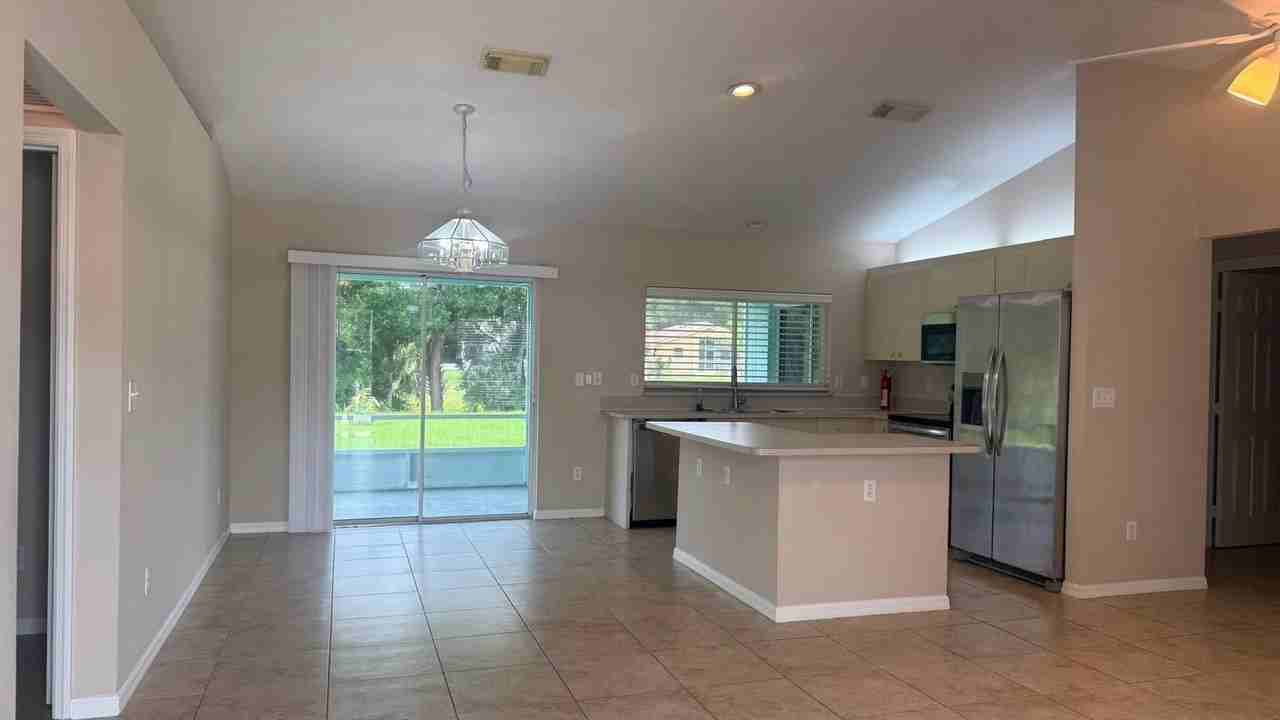 2847 SW S CALABRIA Circle - Photo 3 of 15