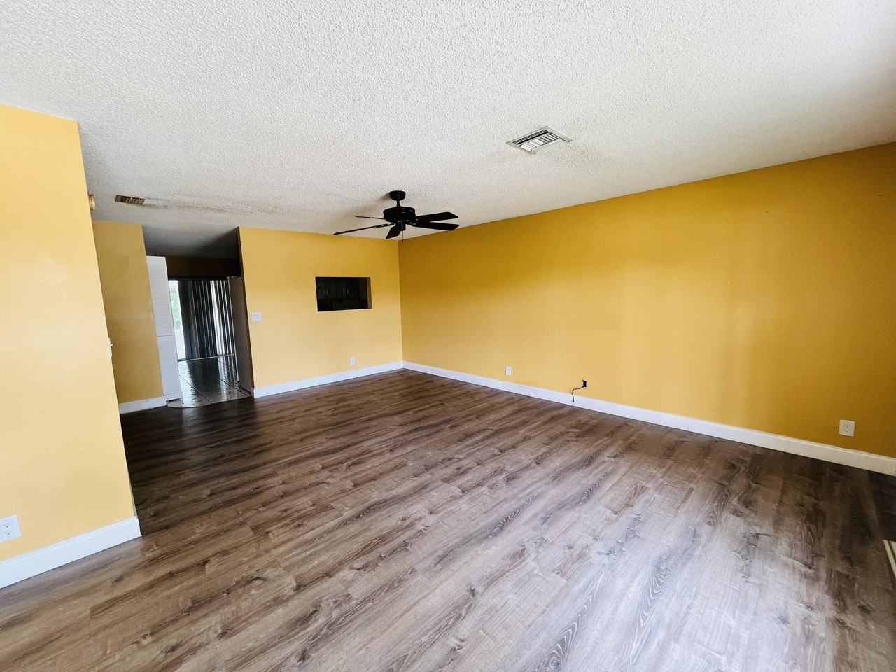5855 Timber Valley Dr - Photo 2 of 16