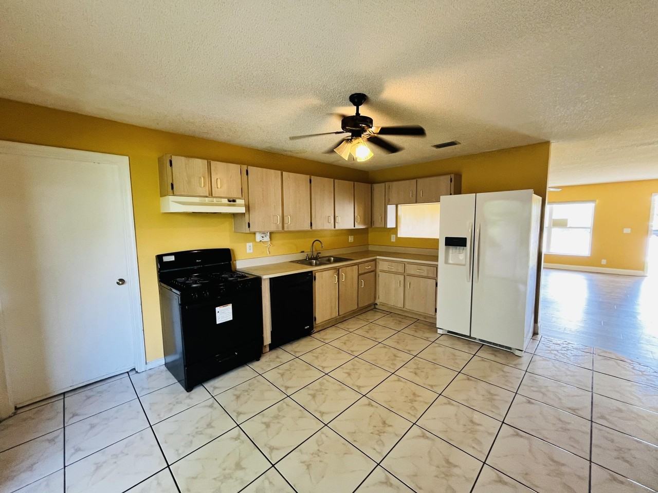 5855 Timber Valley Dr - Photo 5 of 16