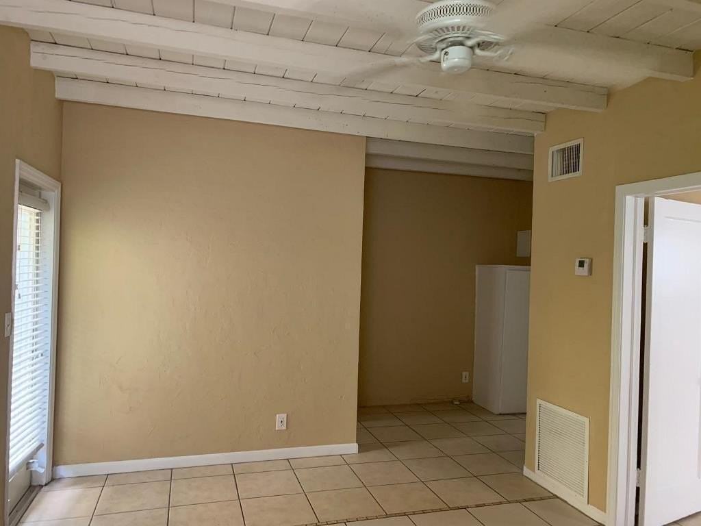 817 Ne 16th Ter #2 - Photo 3 of 10