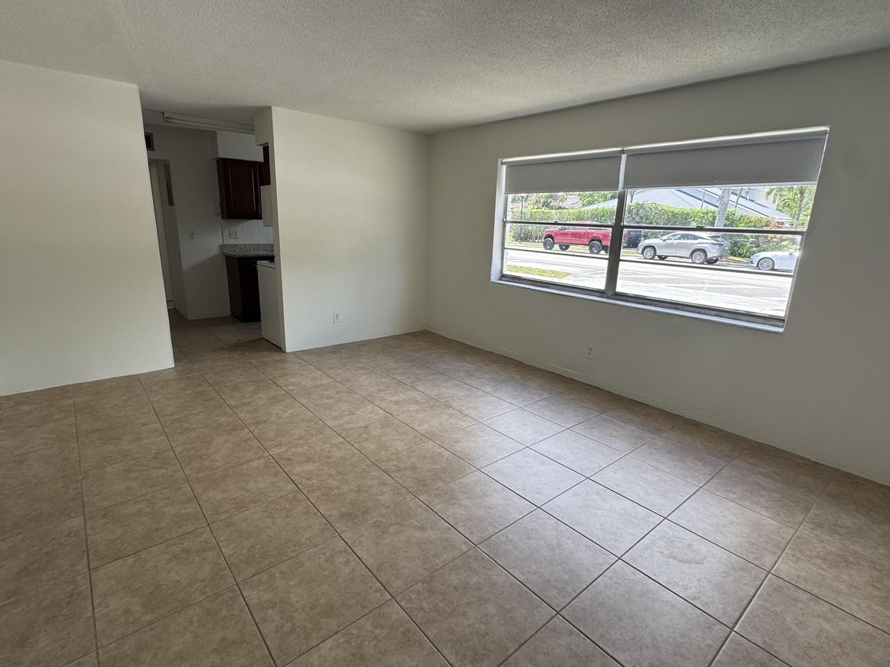 1555 Tyler St #01 - Photo 7 of 9