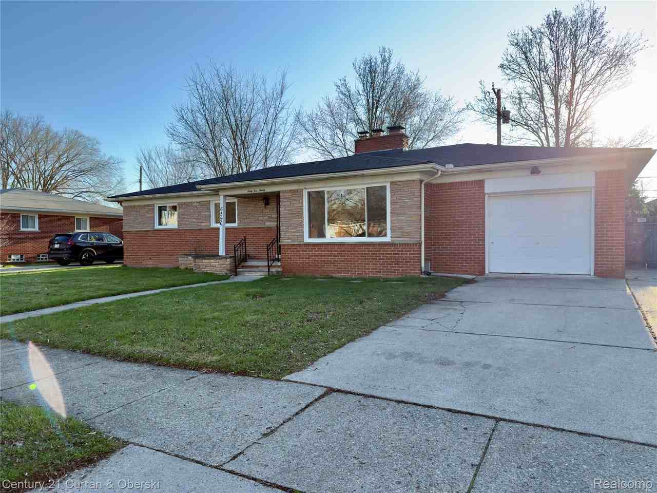 6590 Rockland St - Photo 2 of 20