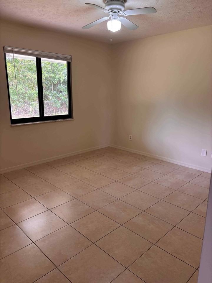 5045 Se Primrose Way - Photo 2 of 5