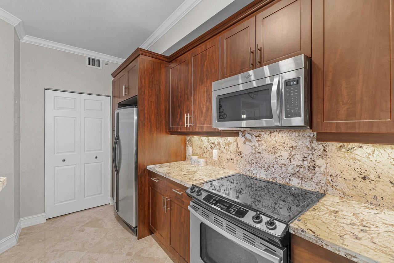 3606 S Ocean Blvd #105 - Photo 4 of 45