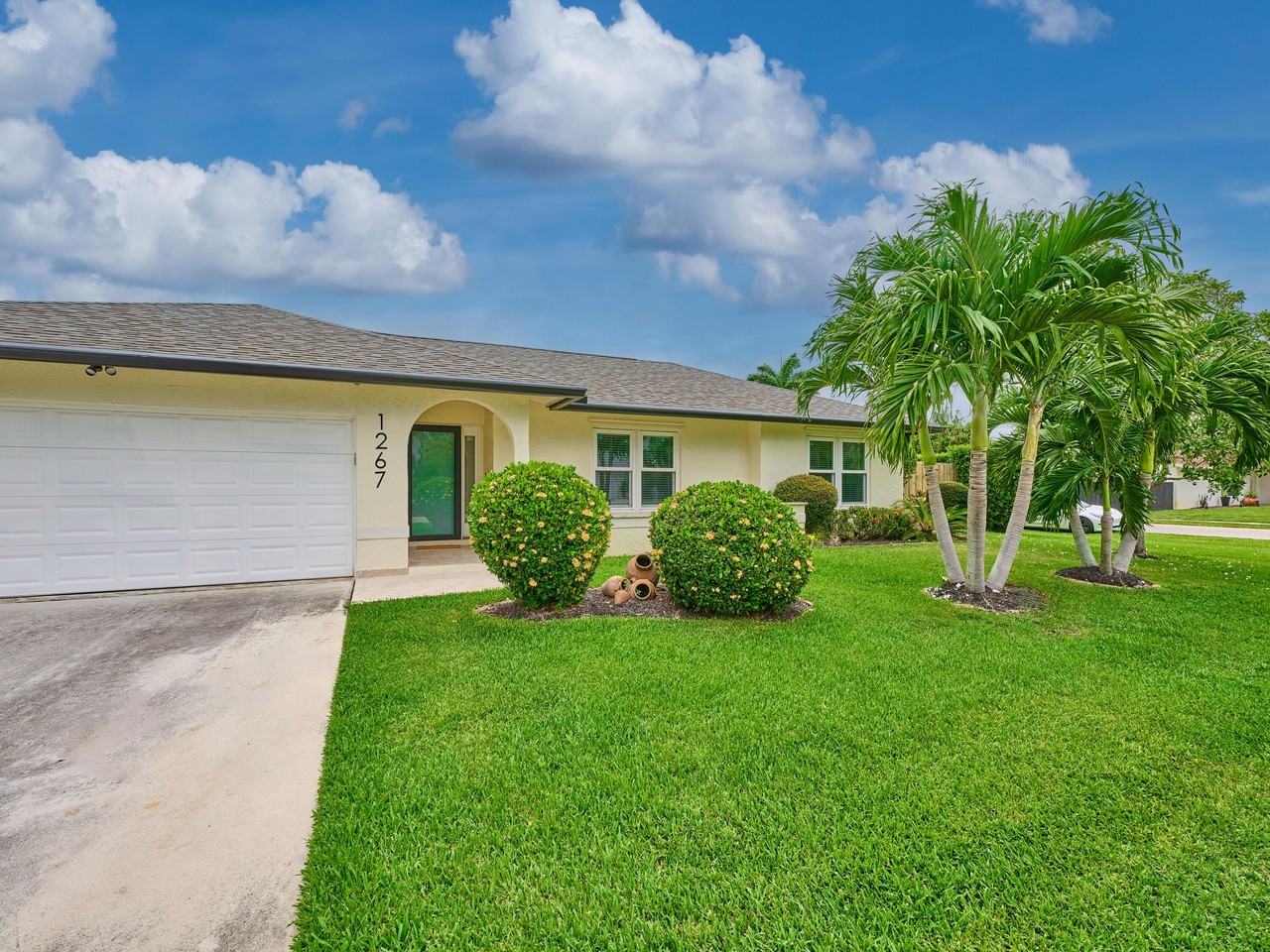 1267 Summerwood Cir - Photo 7 of 50