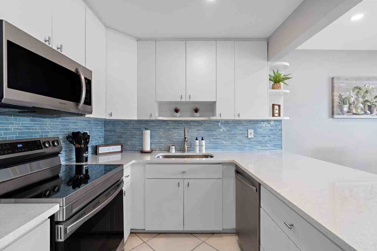 3372 Ne 5th Dr - Photo 6 of 38