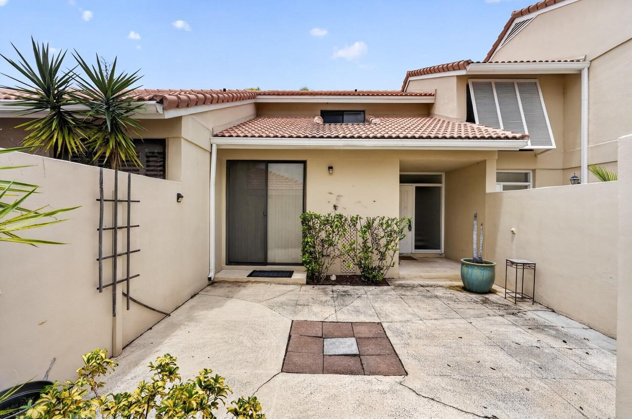 222 Old Meadow Way - Photo 4 of 50