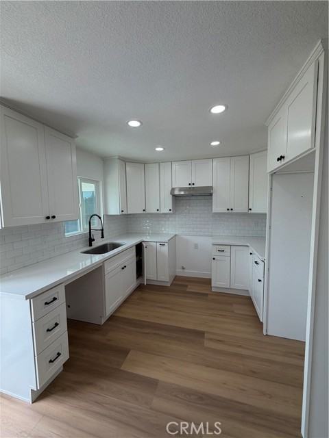527 W 10th St - Photo 5 of 14
