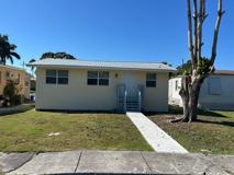 371 Banyan Ave - Photo 1 of 1