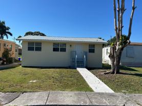 371 Banyan Ave - Photo 1 of 1