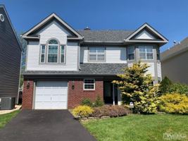 featured image of 40 Glen Oaks Ct