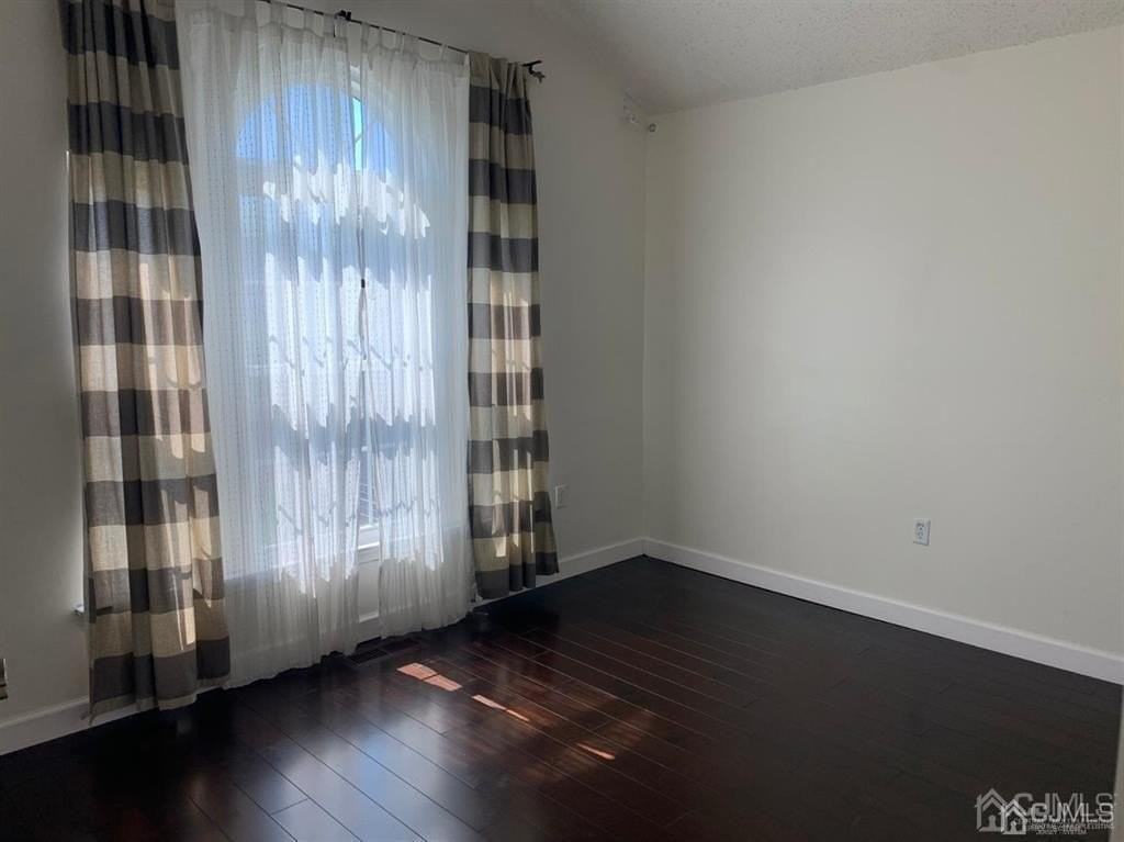 40 Glen Oaks Ct - Photo 7 of 19